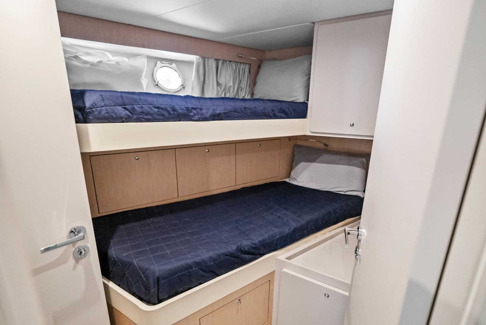 2023 Ferretti Yachts 860