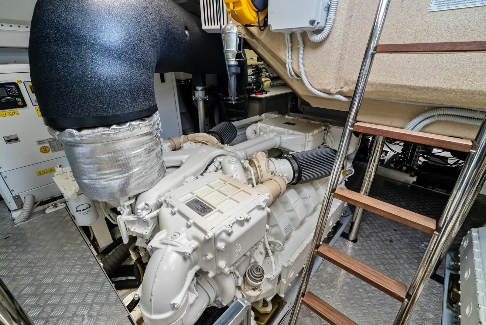 2023 Ferretti Yachts 860