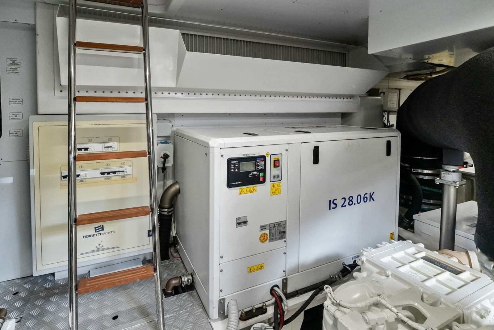 2023 Ferretti Yachts 860