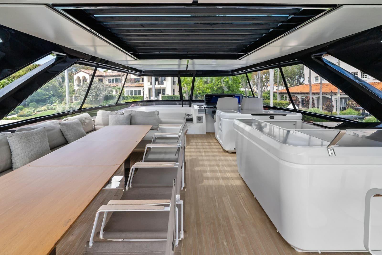 2023 Ferretti Yachts 860