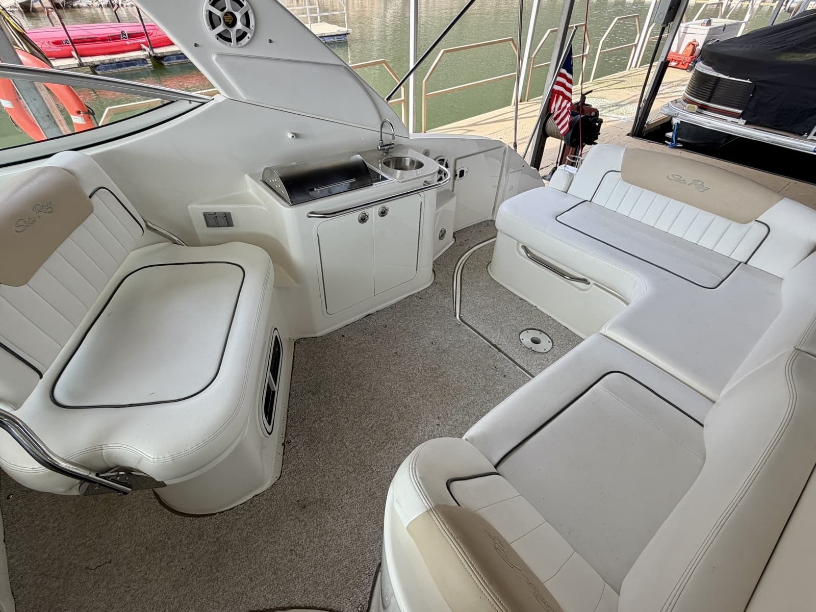 2009 Sea Ray 270 Sundancer