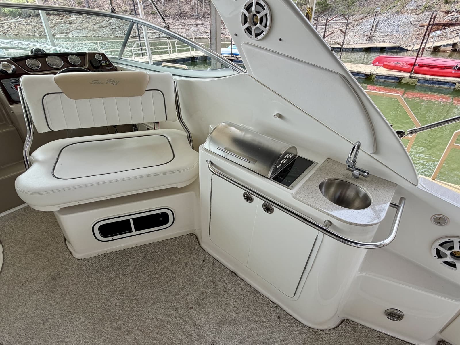 2009 Sea Ray 270 Sundancer