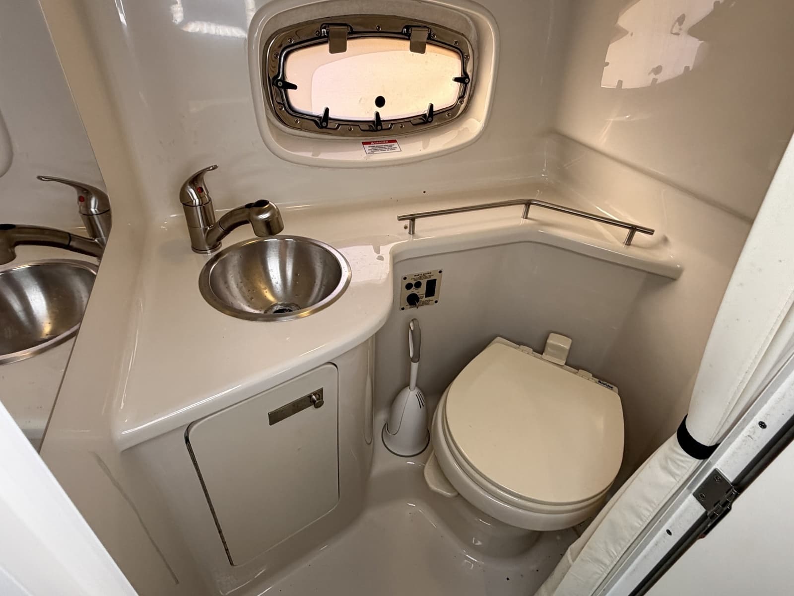 2009 Sea Ray 270 Sundancer