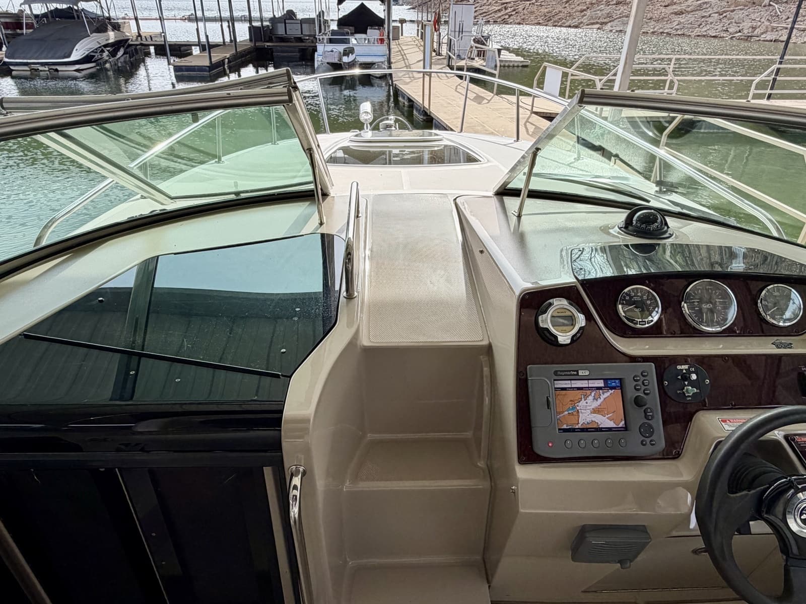 2009 Sea Ray 270 Sundancer