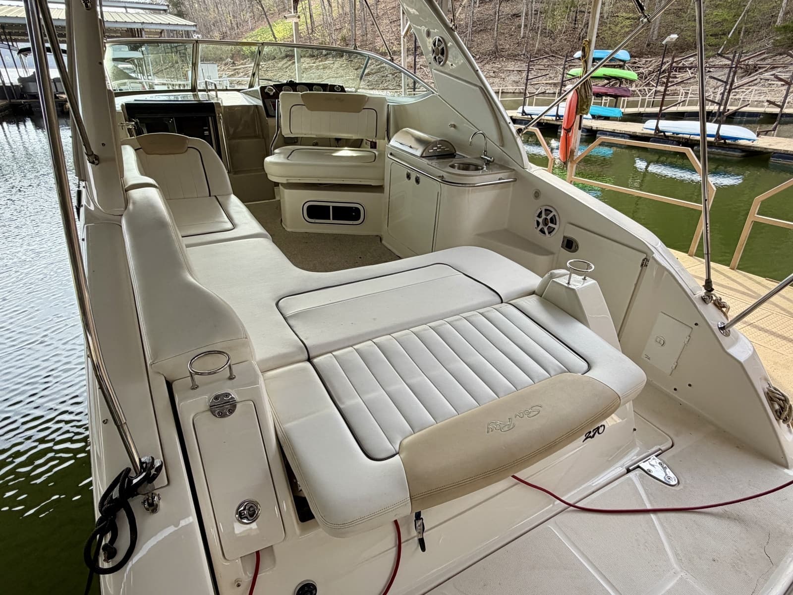 2009 Sea Ray 270 Sundancer