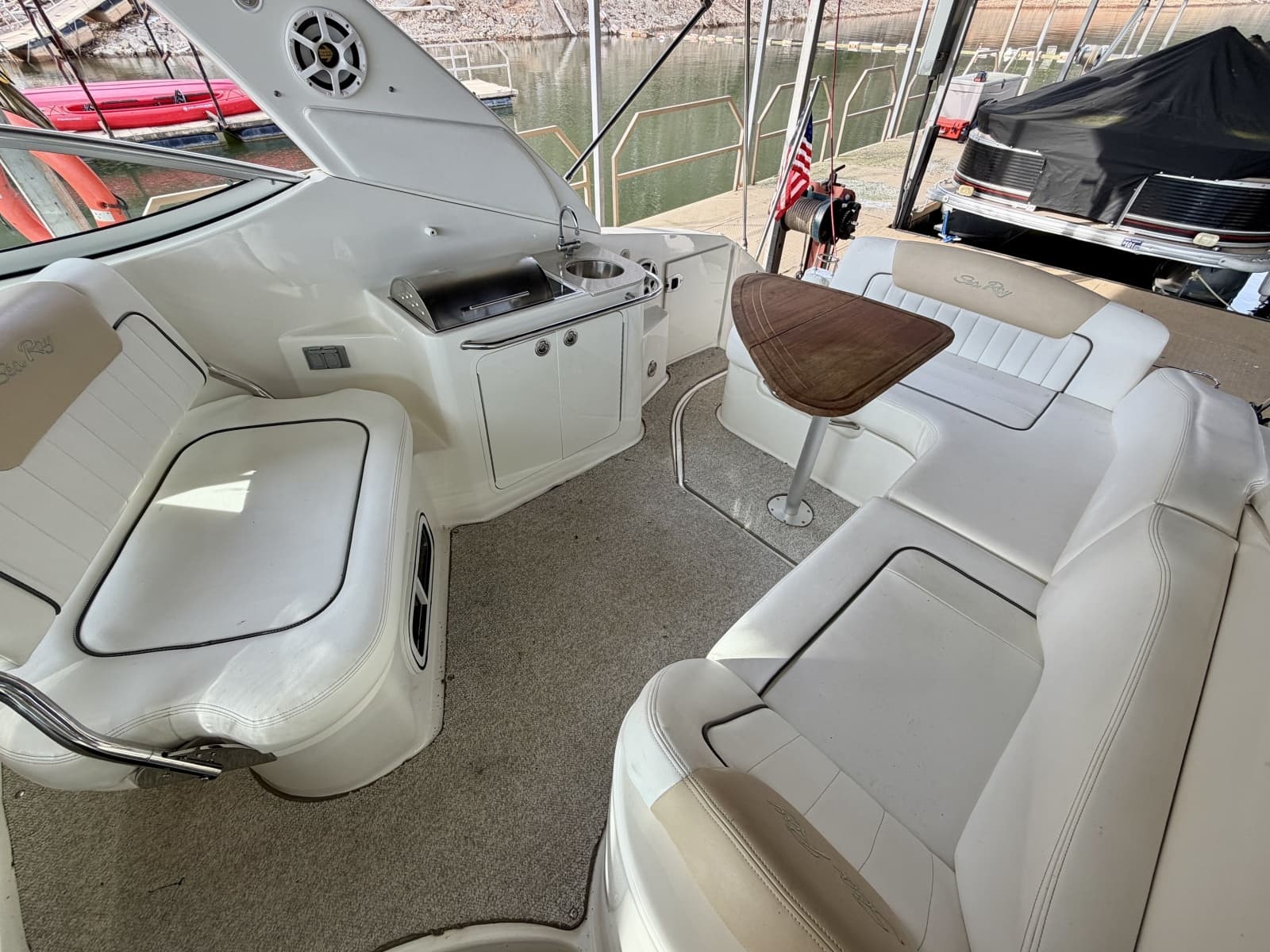 2009 Sea Ray 270 Sundancer