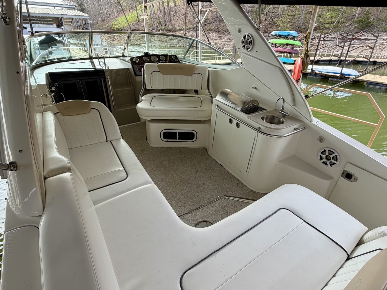 2009 Sea Ray 270 Sundancer
