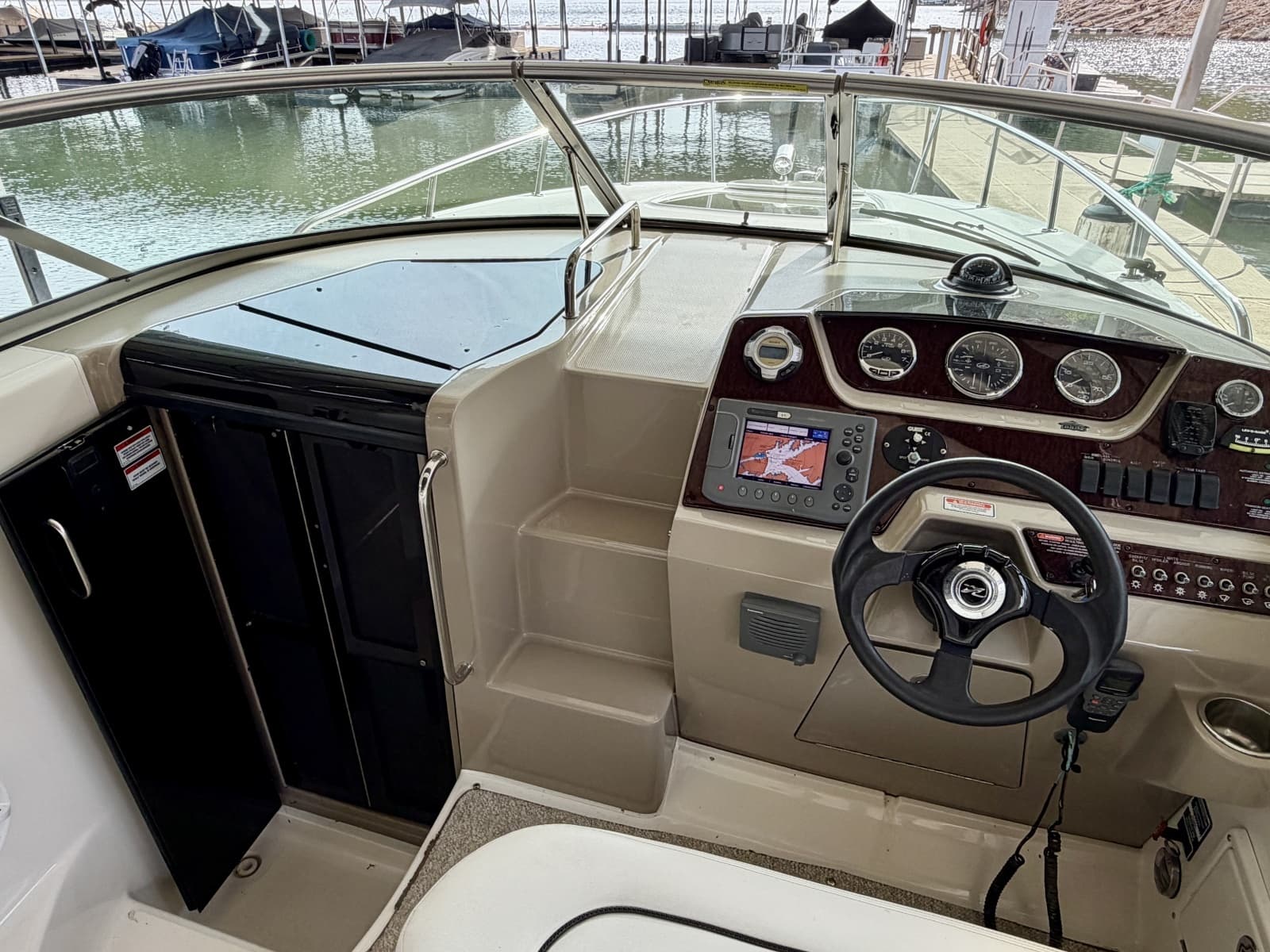 2009 Sea Ray 270 Sundancer
