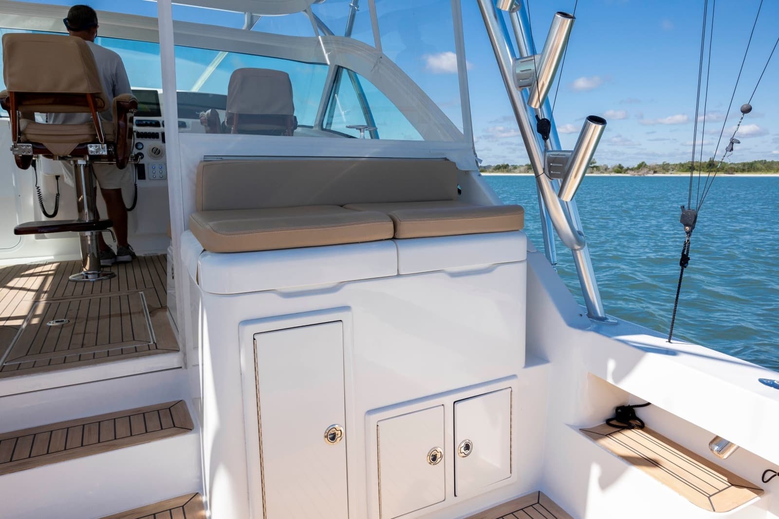 2019 Albemarle 410 Express Fisherman