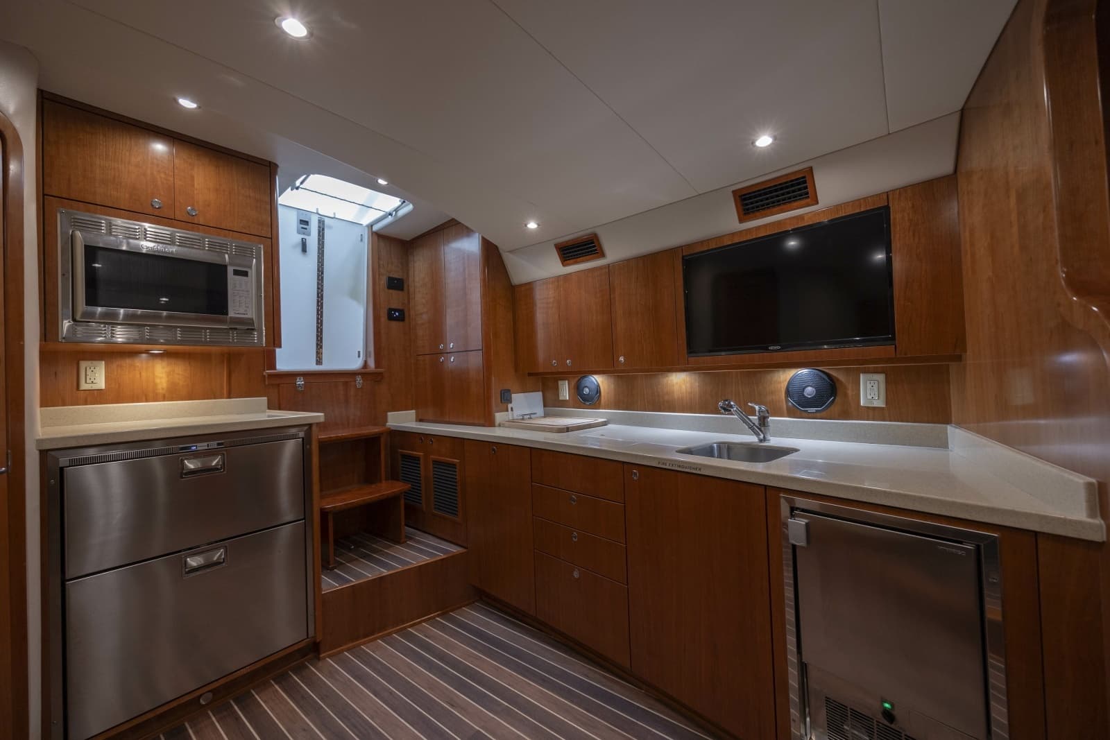 2019 Albemarle 410 Express Fisherman