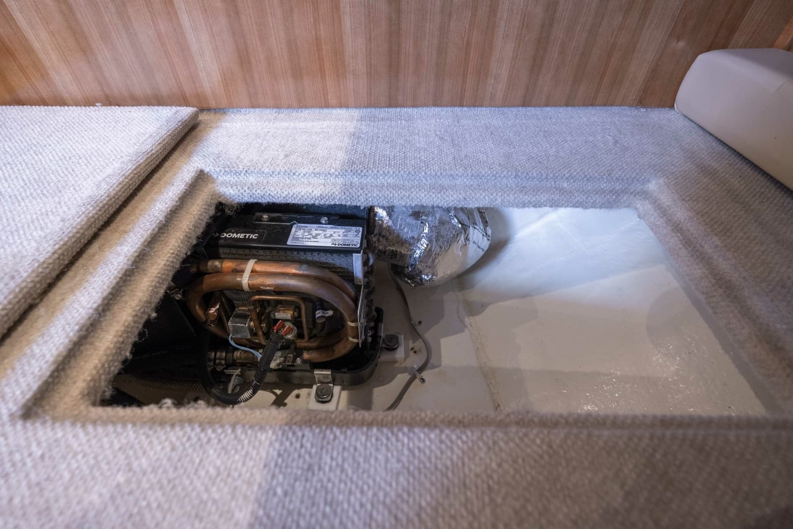 2019 Albemarle 410 Express Fisherman