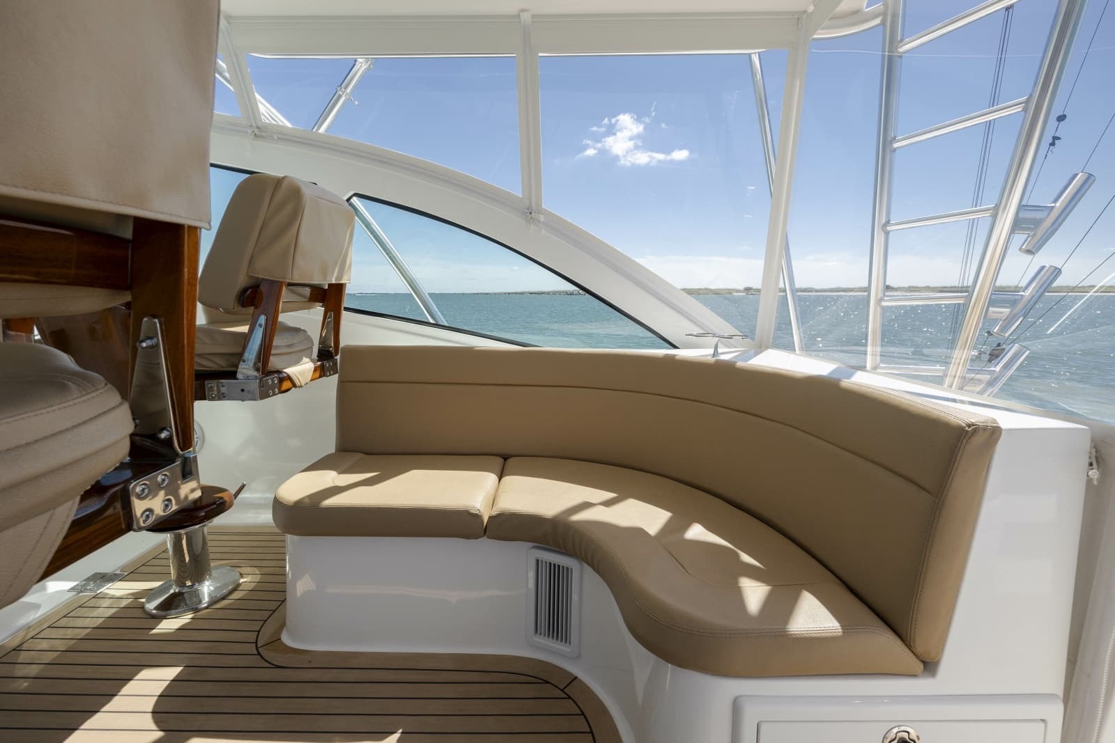 2019 Albemarle 410 Express Fisherman