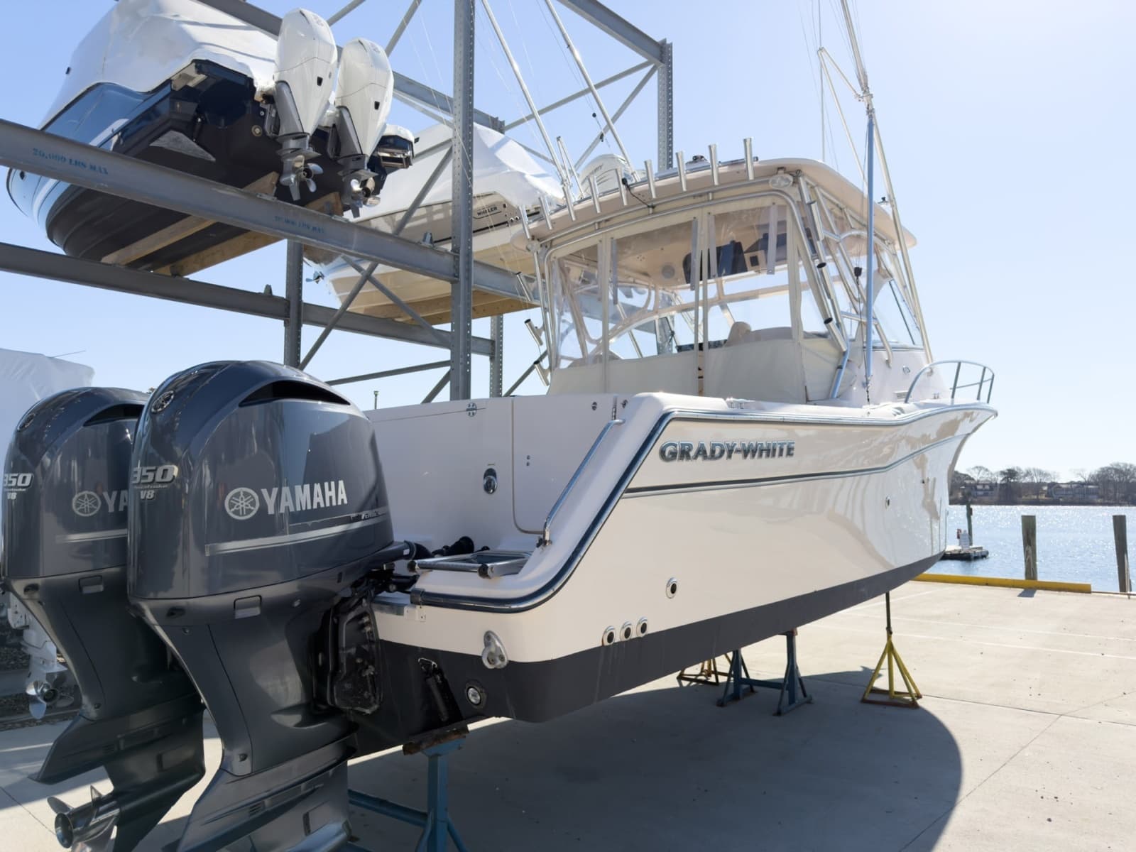 2009 Grady-White Express 330