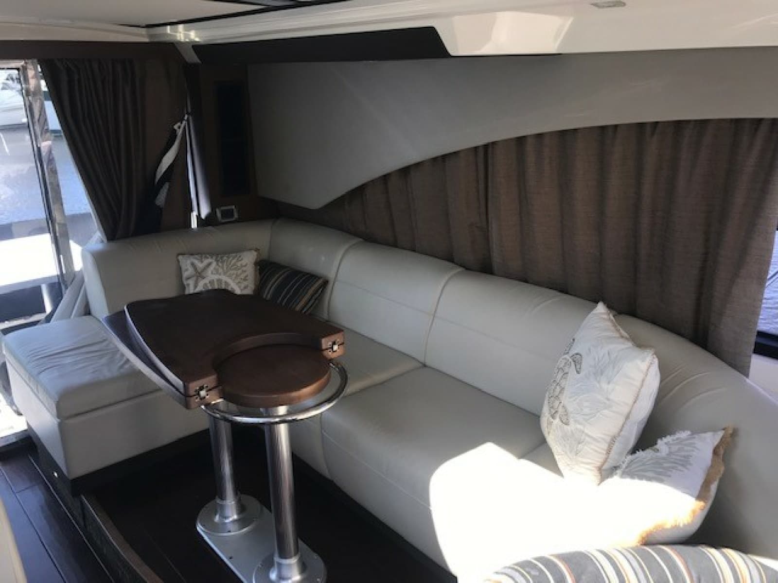 2016 Sea Ray 510 SUNDANCER