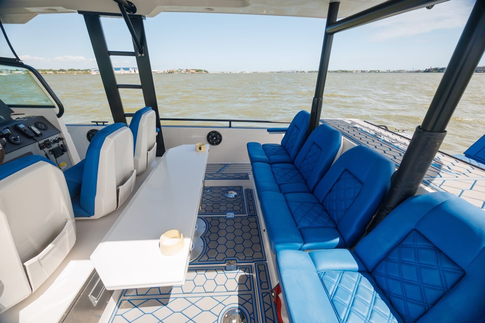 2019 Axopar 37 Sun Top