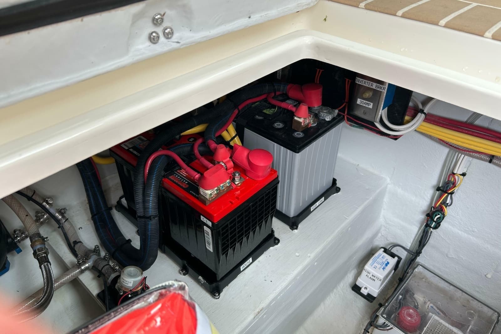 2020 Hunt Yachts Surfhunter 32