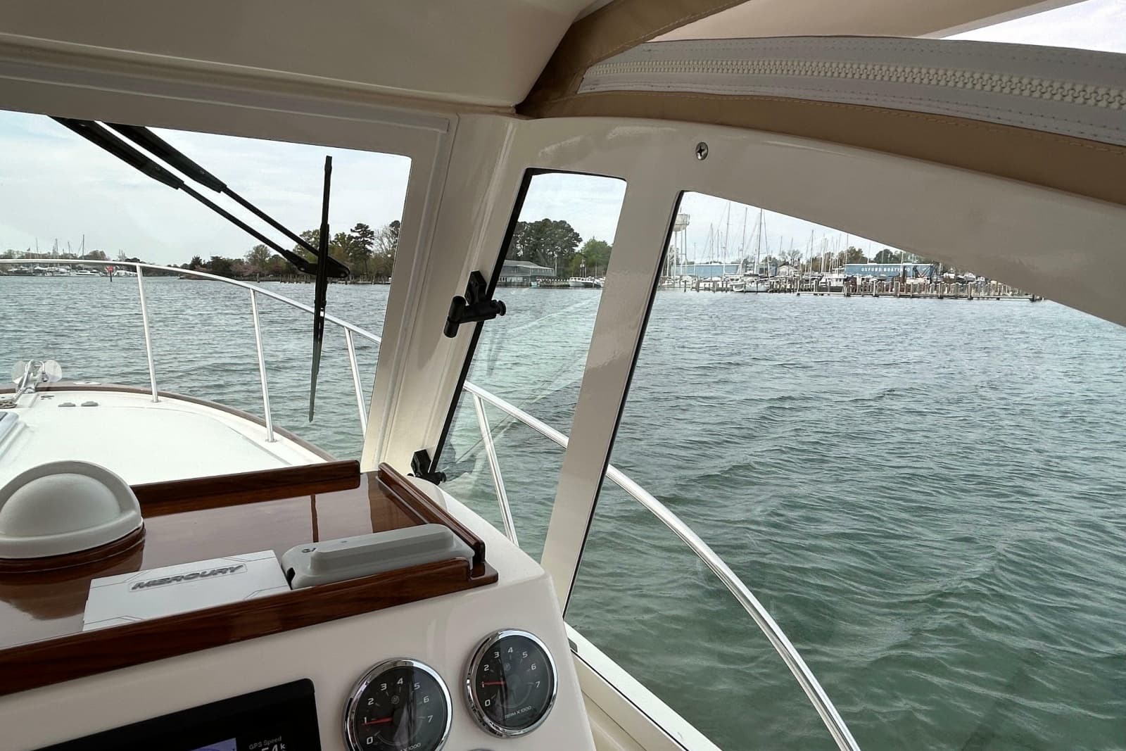 2020 Hunt Yachts Surfhunter 32