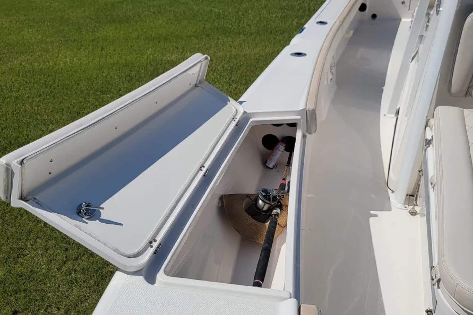 2021 Blue Wave 2800 Makaira