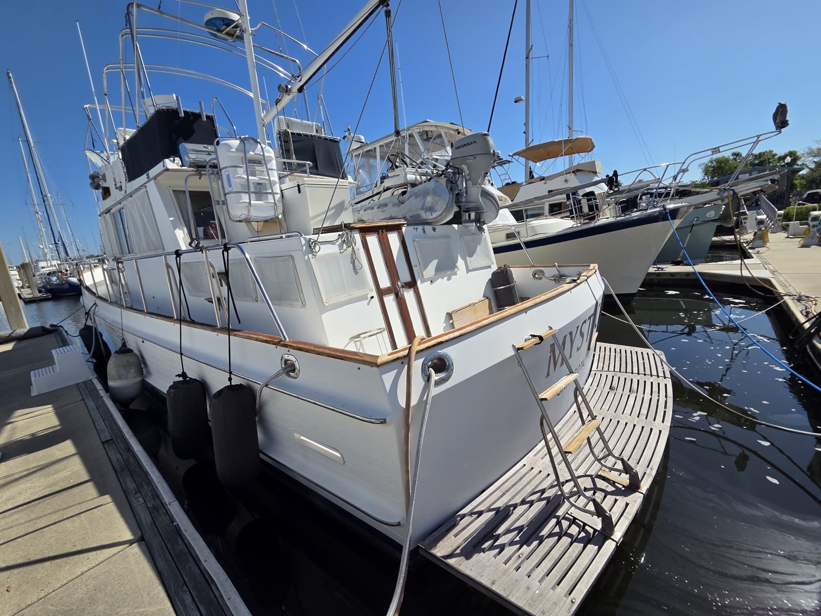 1989 Grand Banks Classic 46