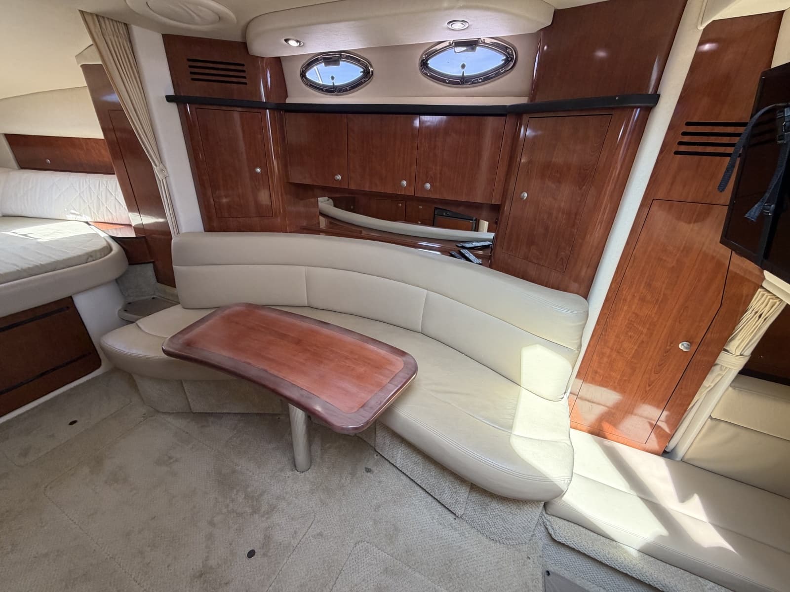 2006 Sea Ray 320 Sundancer
