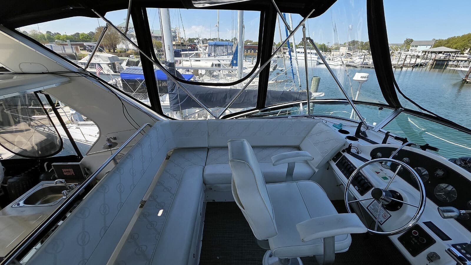 Flybridge Port