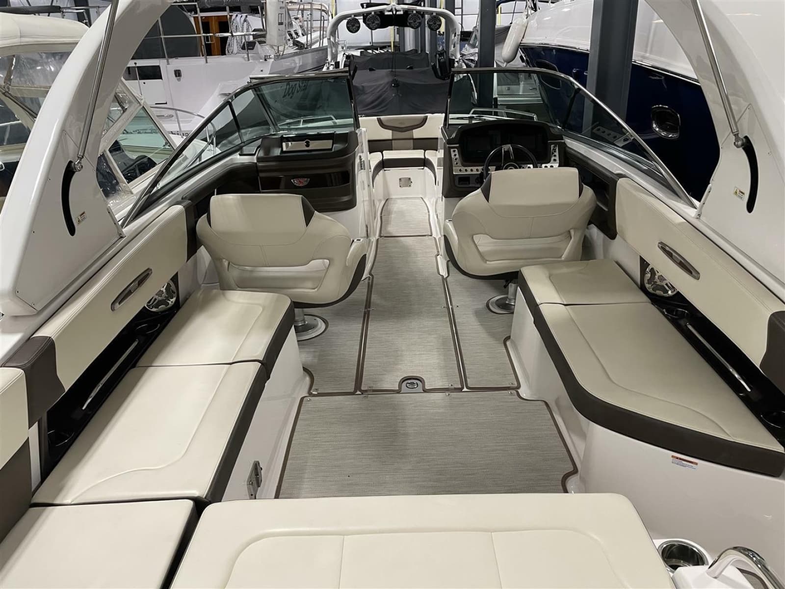 2019 Chaparral 297 SSX