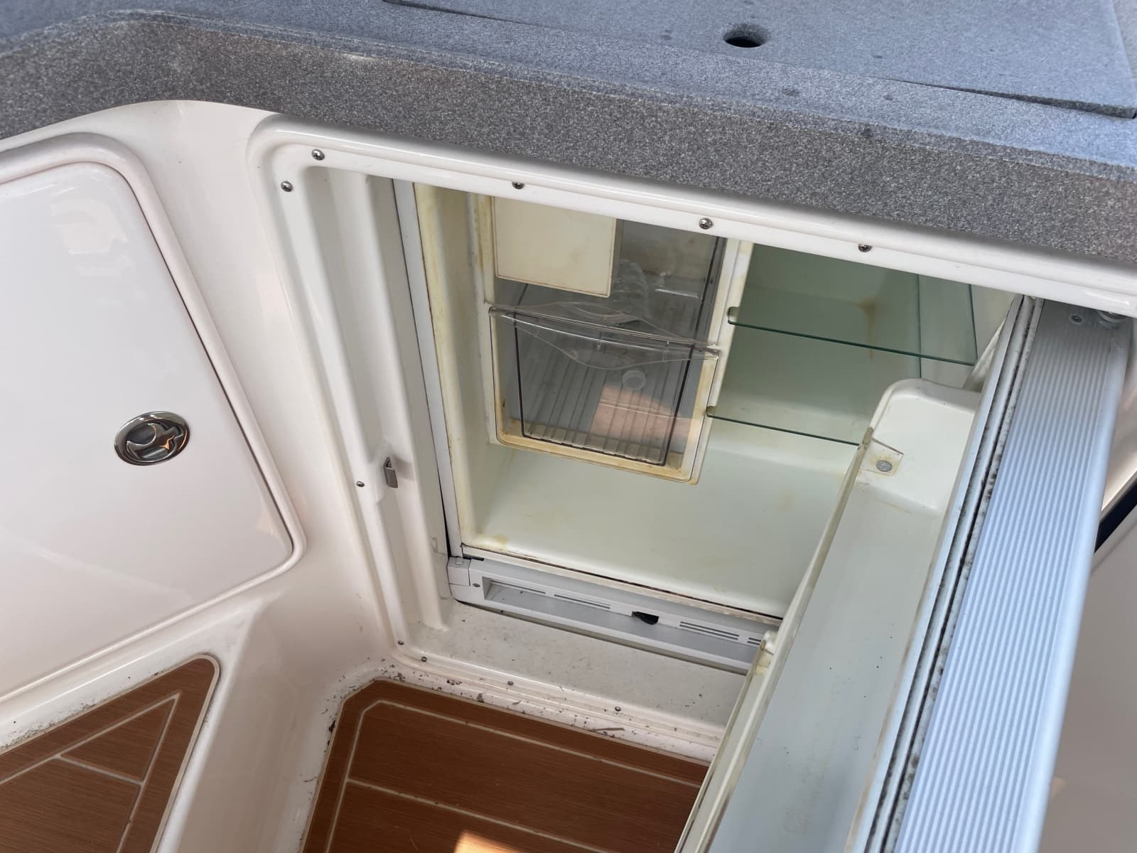 2005 Regal 3560 Express