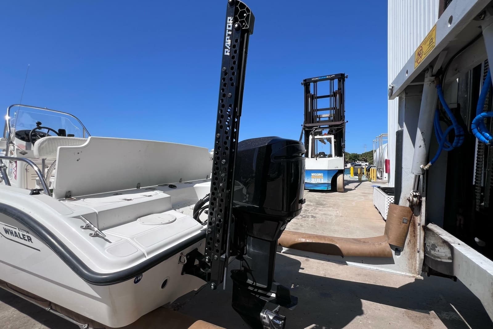 2004 Boston Whaler 180 Dauntless