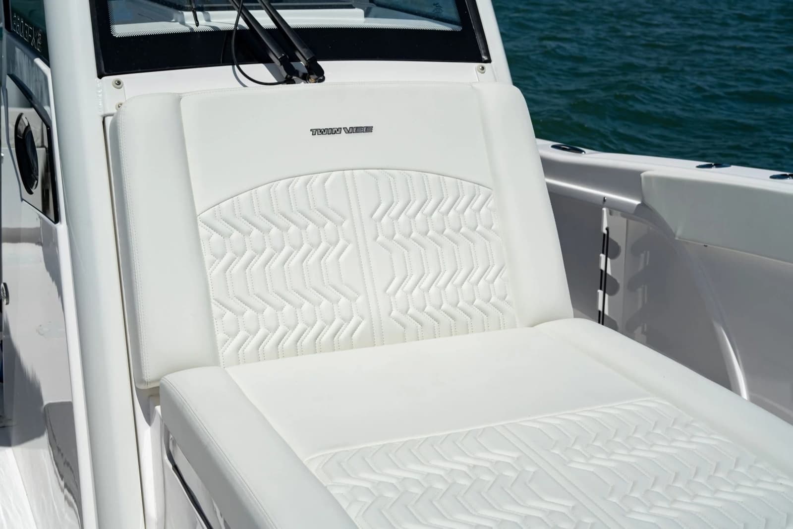 2026 Twin Vee 280 GFX2 CC