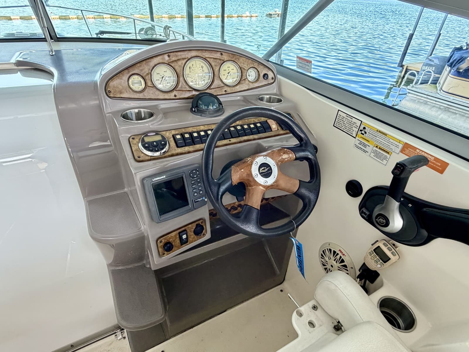 2008 Rinker 280 Express Cruiser