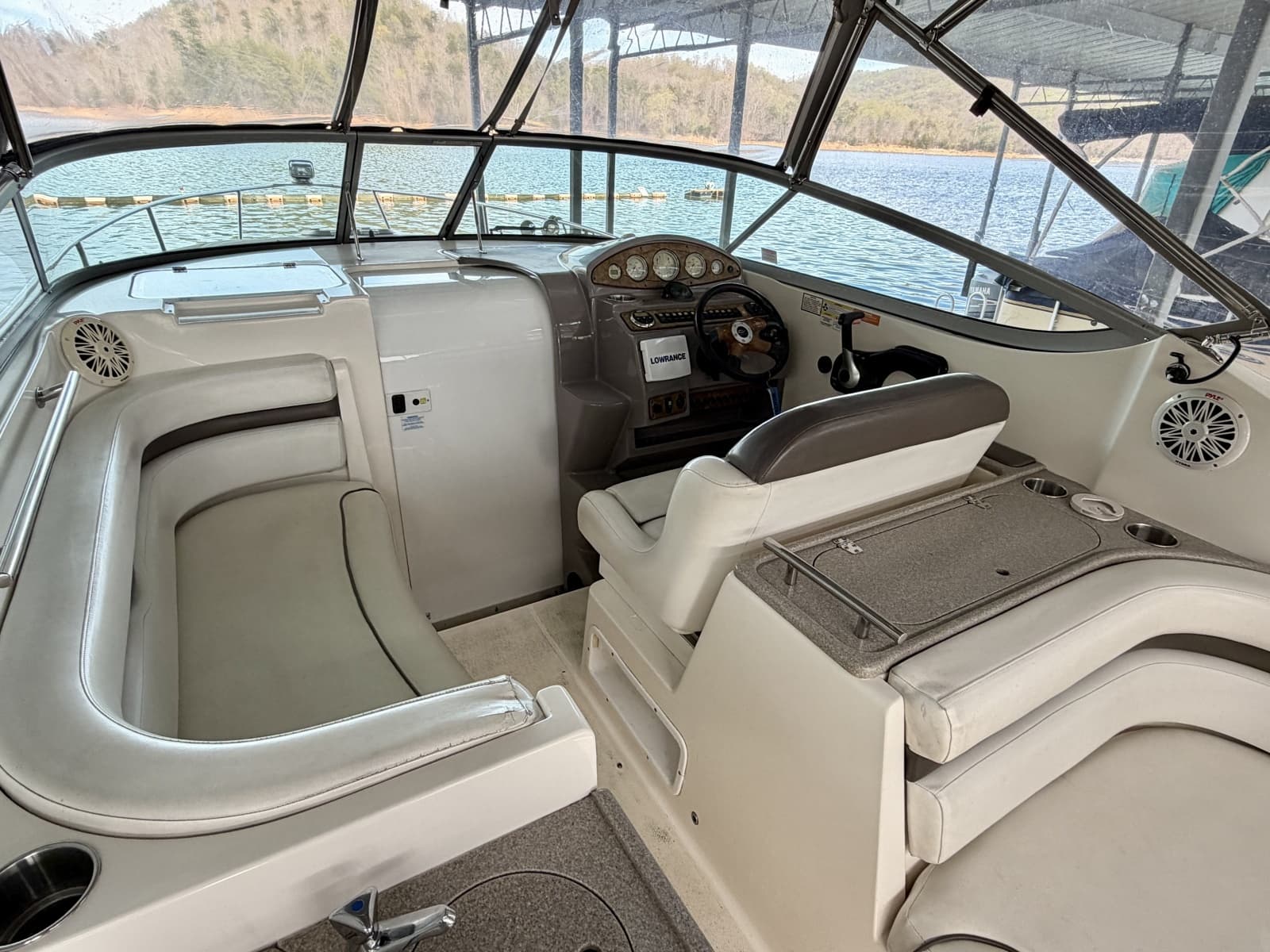 2008 Rinker 280 Express Cruiser