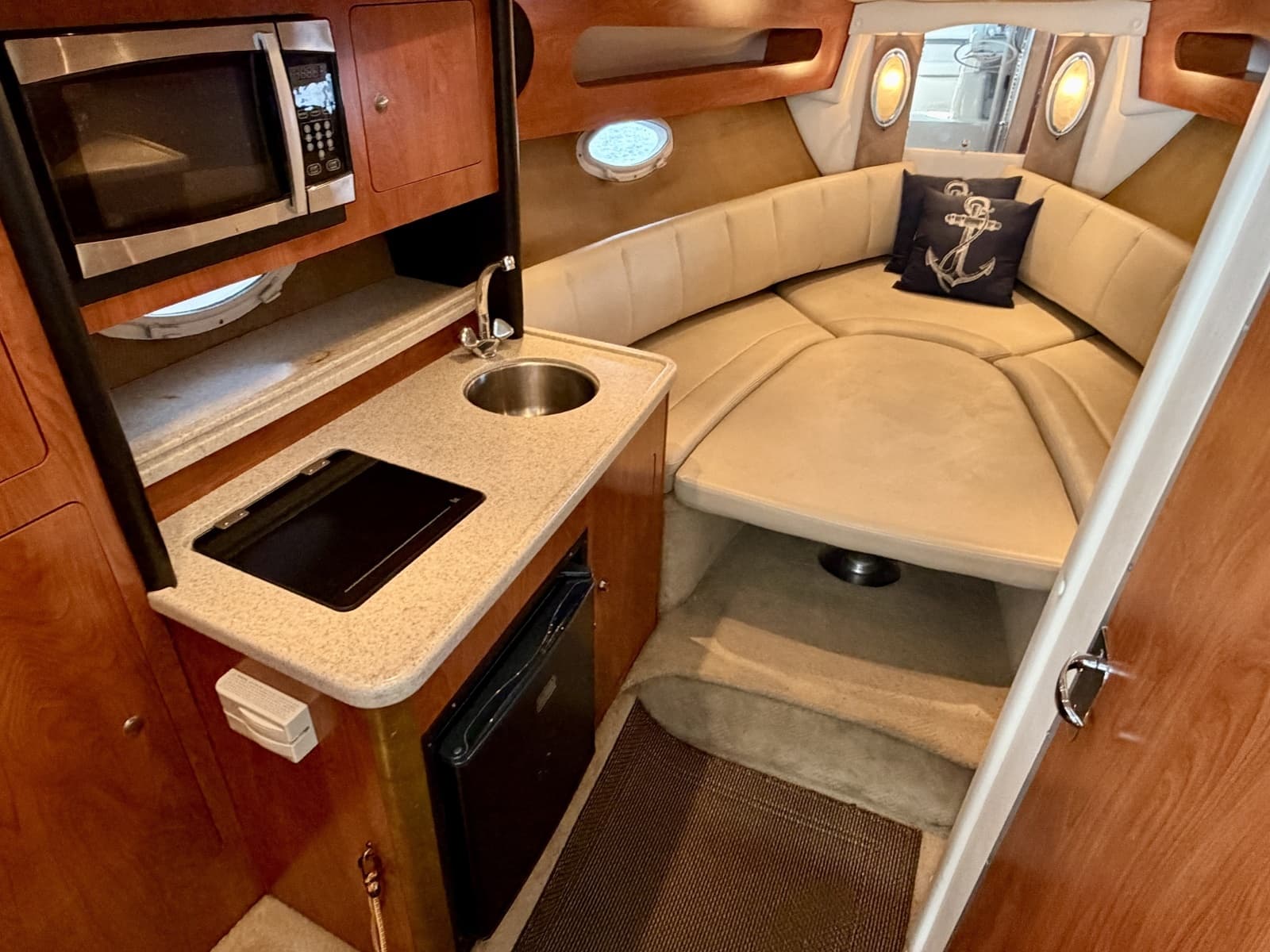 2008 Rinker 280 Express Cruiser