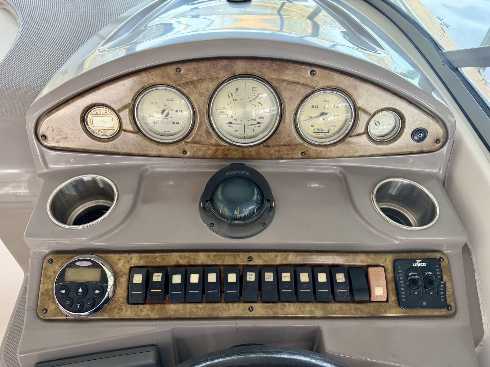 2008 Rinker 280 Express Cruiser