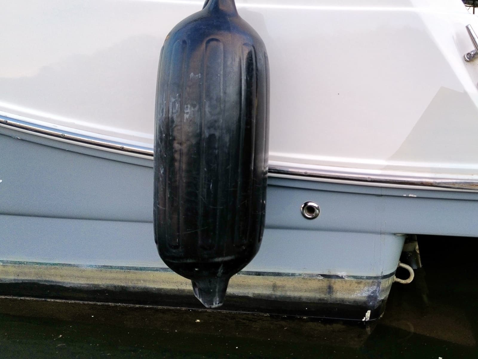 2008 Rinker 280 Express Cruiser