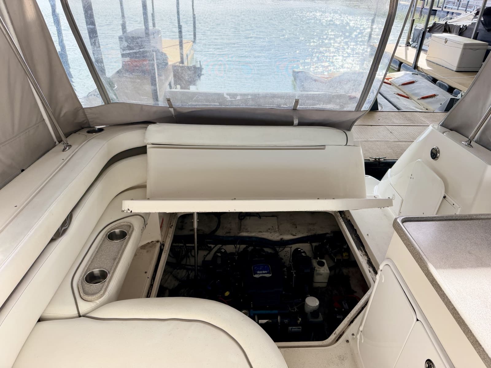 2008 Rinker 280 Express Cruiser