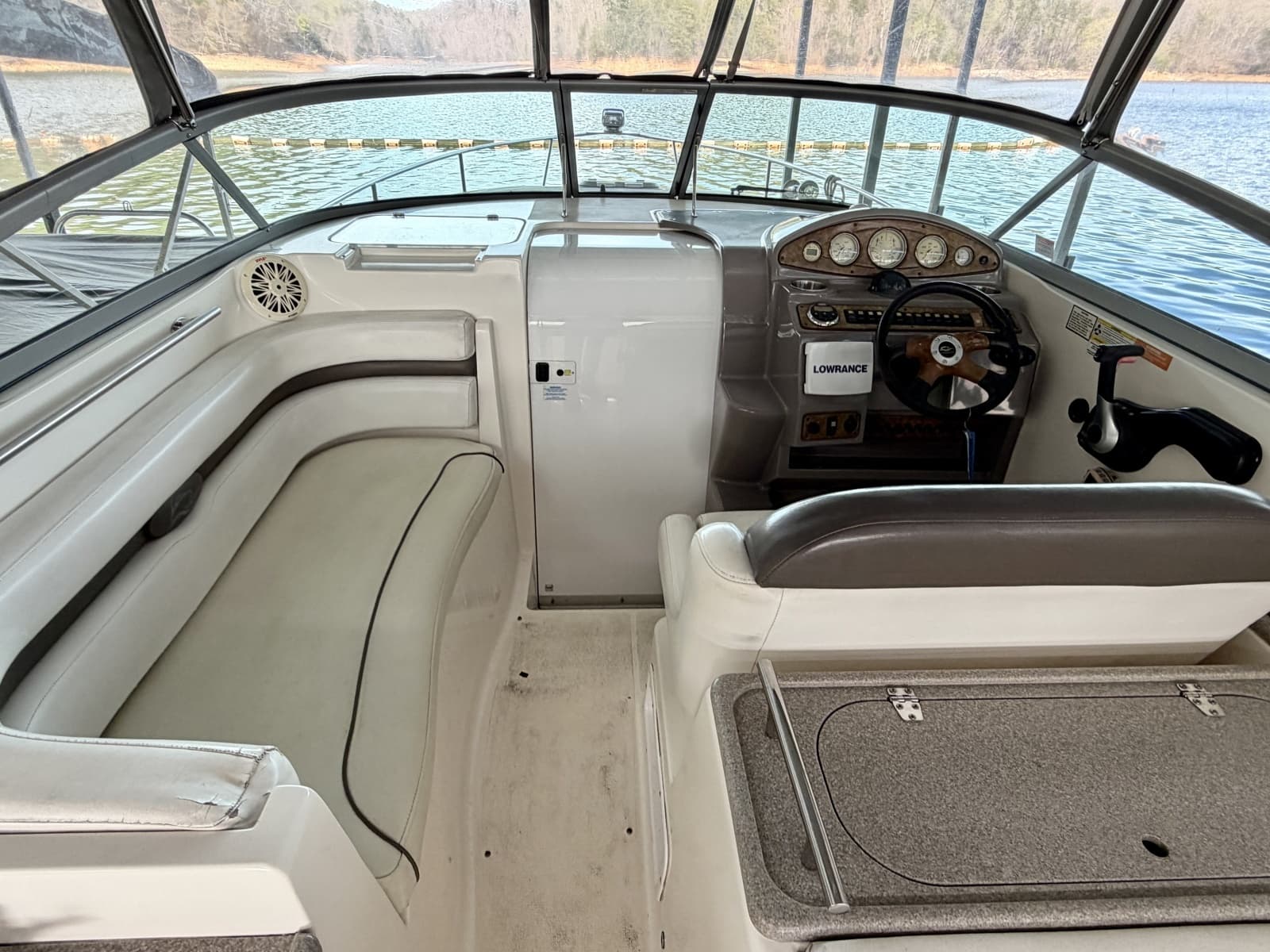 2008 Rinker 280 Express Cruiser