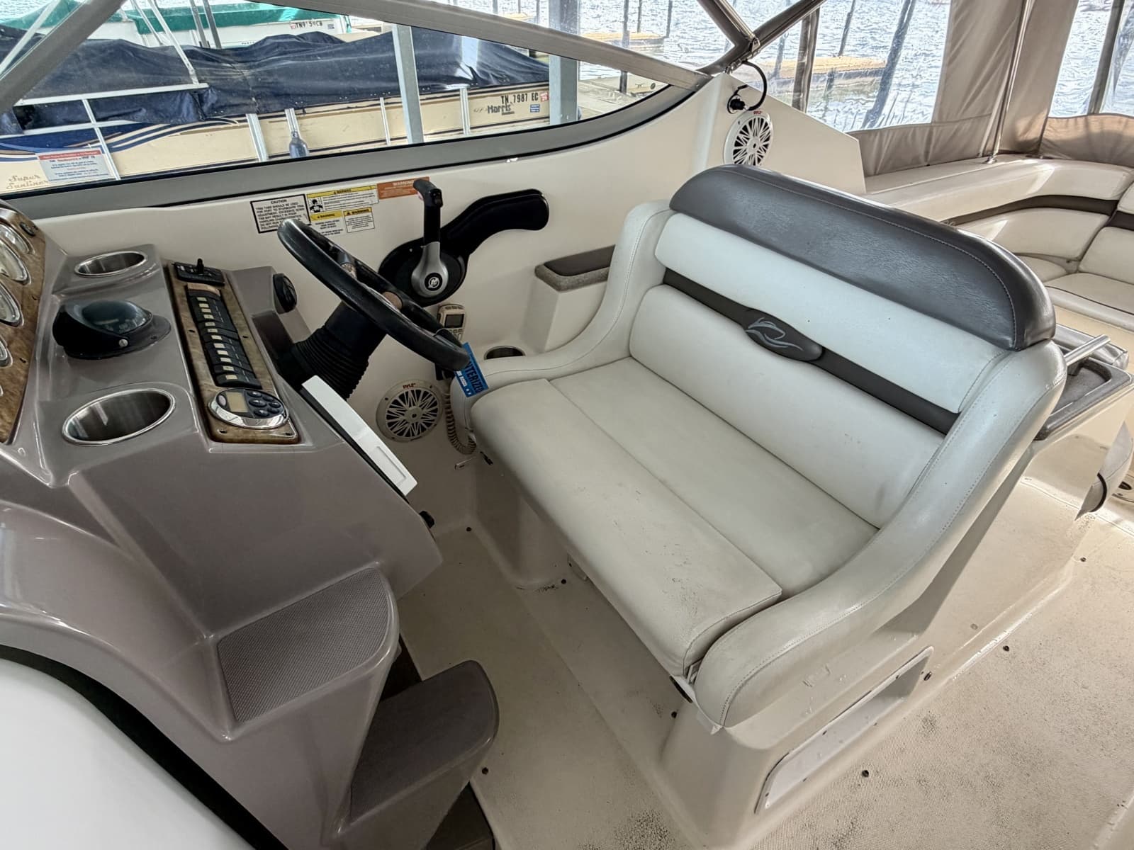 2008 Rinker 280 Express Cruiser