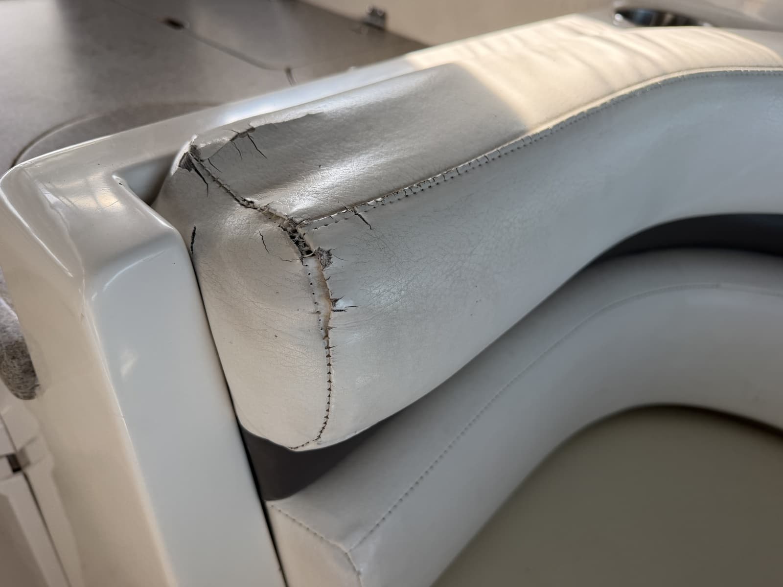 2008 Rinker 280 Express Cruiser