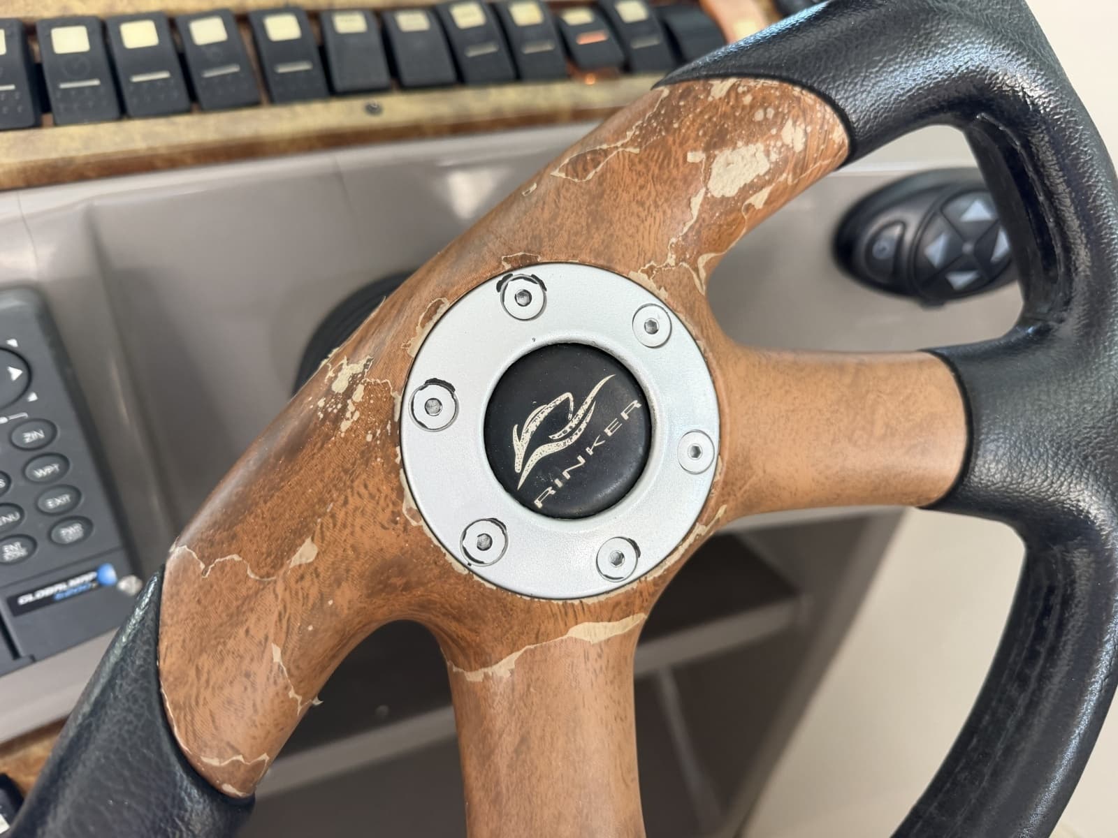 2008 Rinker 280 Express Cruiser