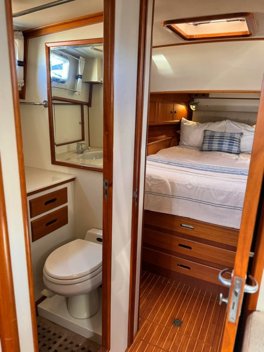 1999 Grand Banks Yachts 