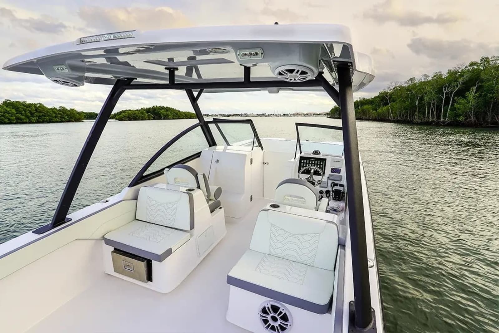 2026 Twin Vee 280 GFX2 DC