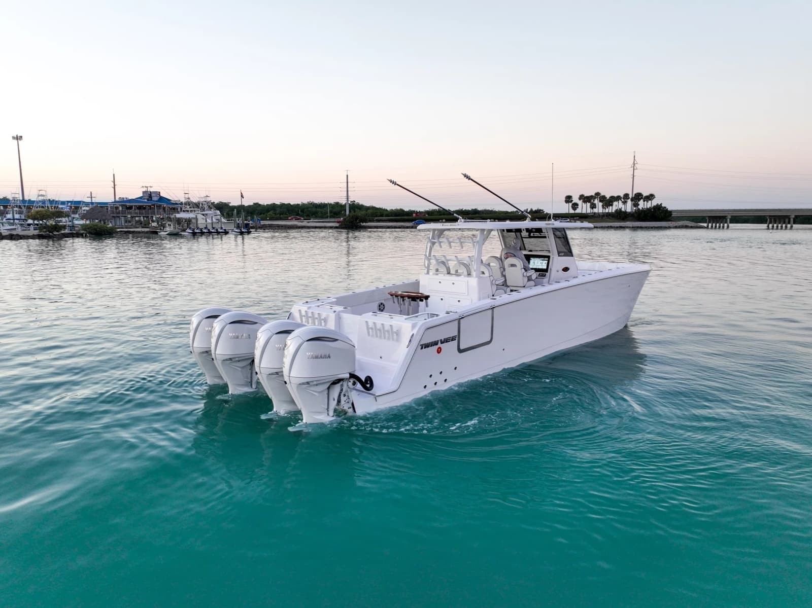 2026 Twin Vee 400 GFX2 CC