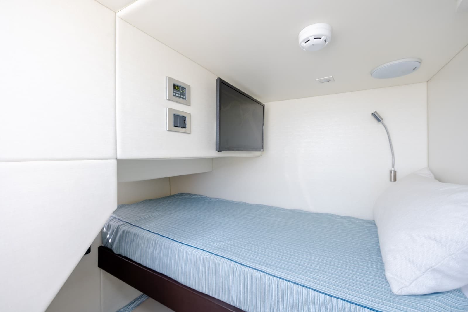 2020 Sunseeker PREDATOR 74 XPS