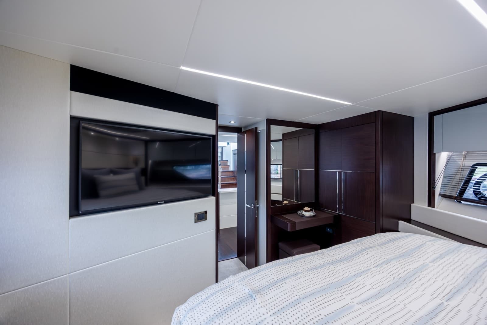 2020 Sunseeker PREDATOR 74 XPS