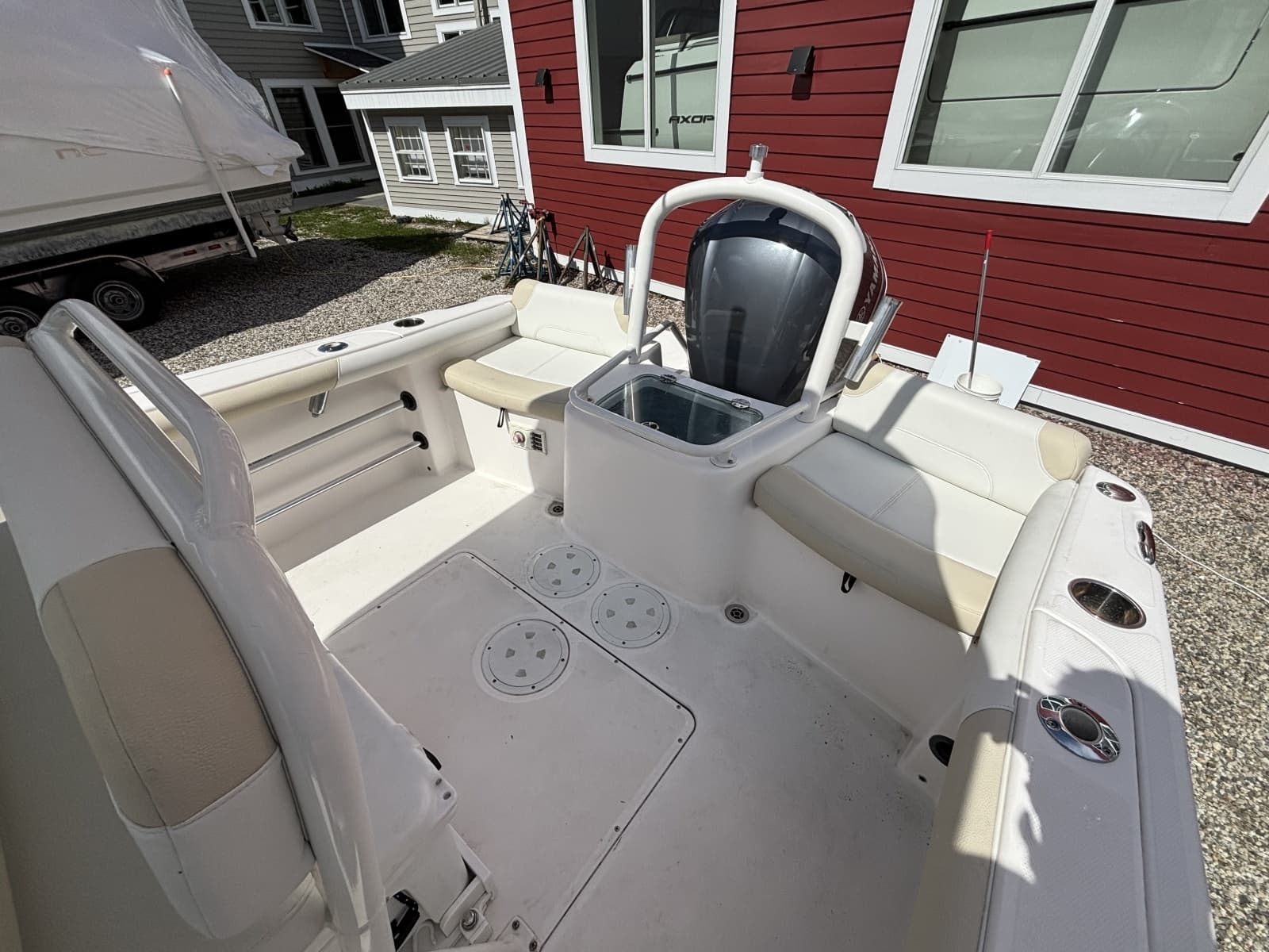 2011 Everglades Everglades 230 CC