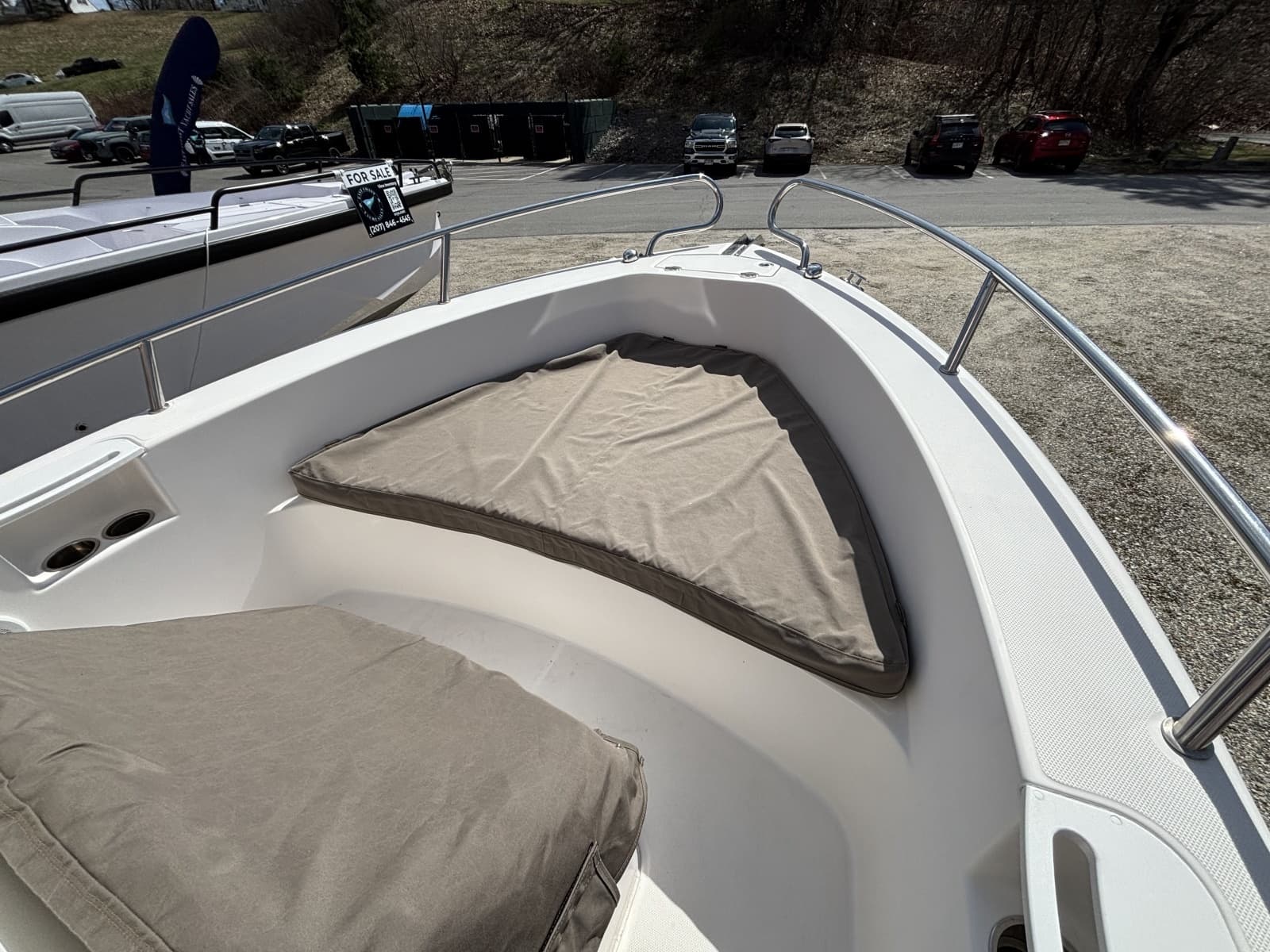 2011 Everglades Everglades 230 CC