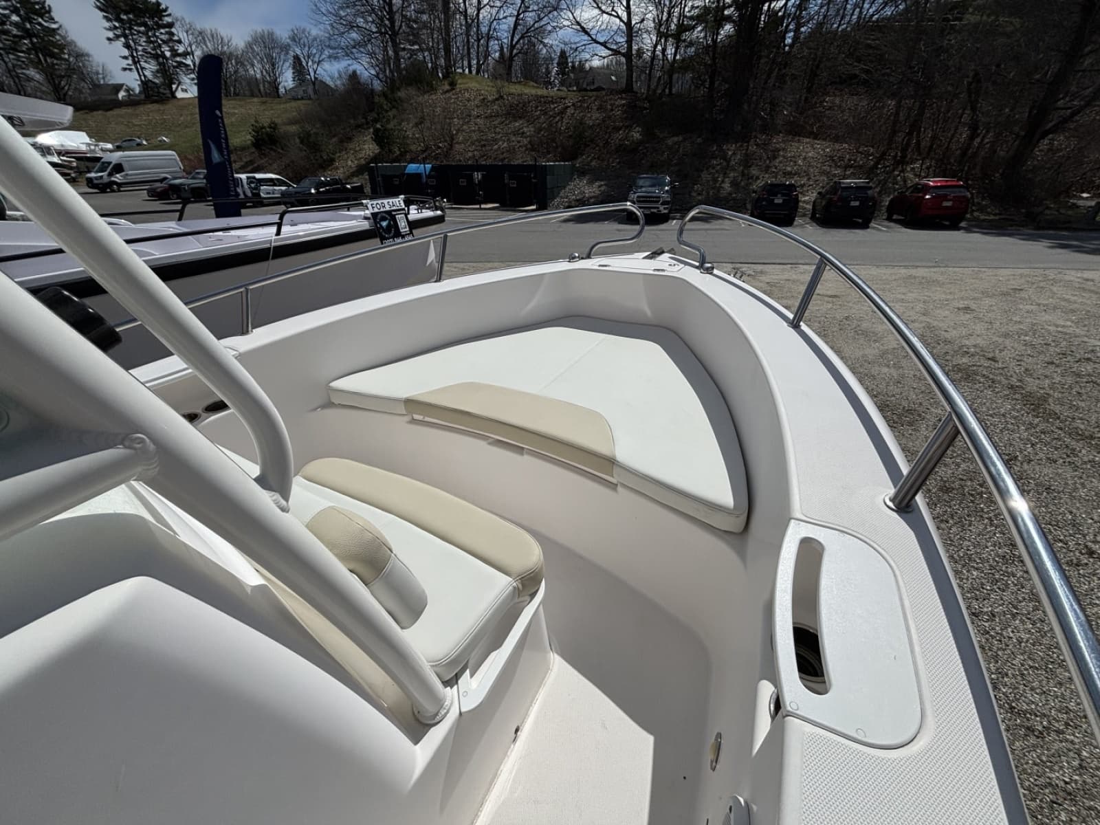 2011 Everglades Everglades 230 CC