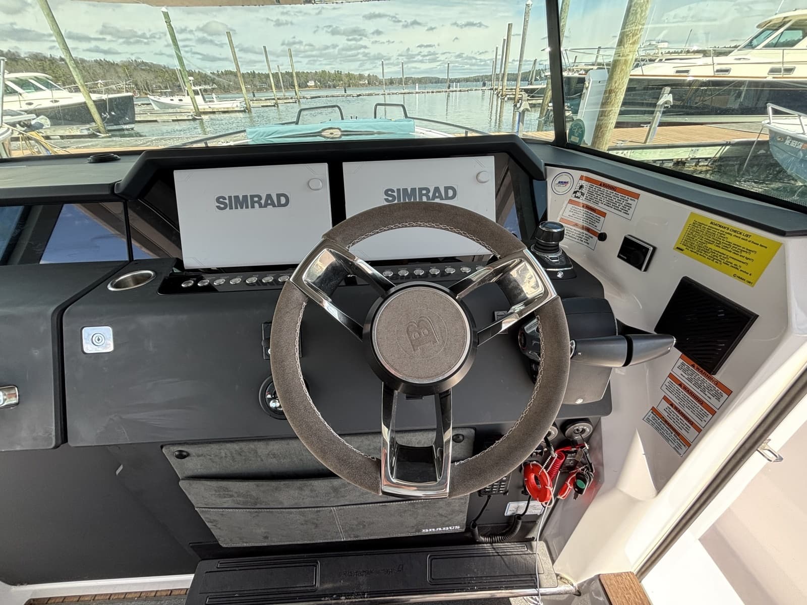 2023 Axopar 37XC Cross Cabin