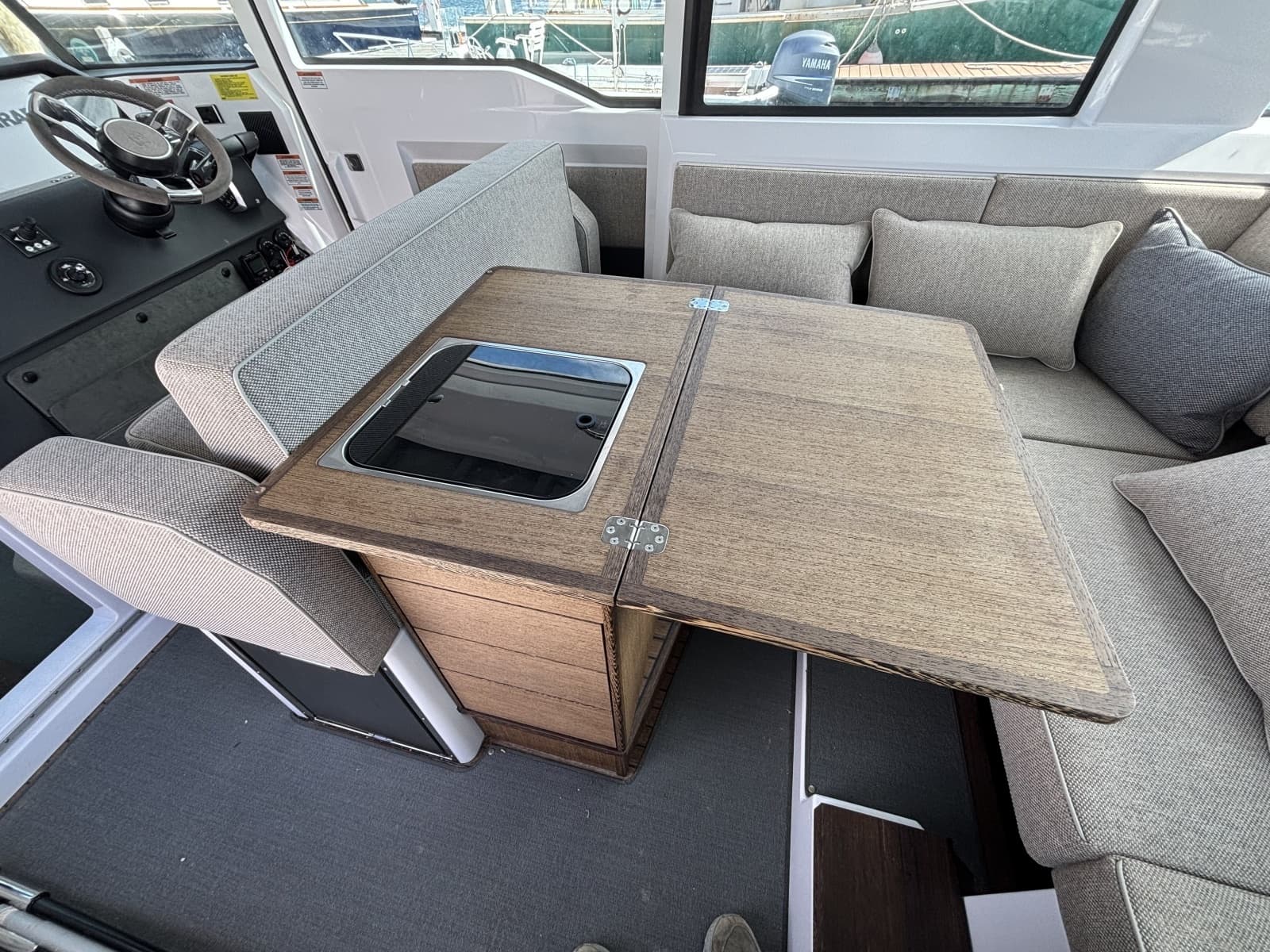 2023 Axopar 37XC Cross Cabin