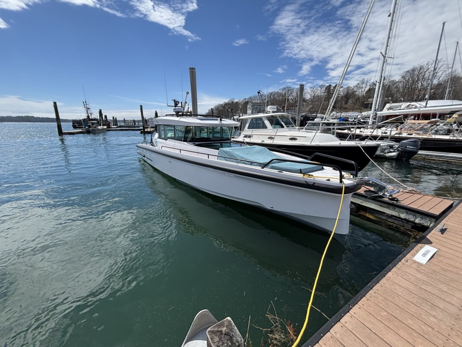 2023 Axopar 37XC Cross Cabin